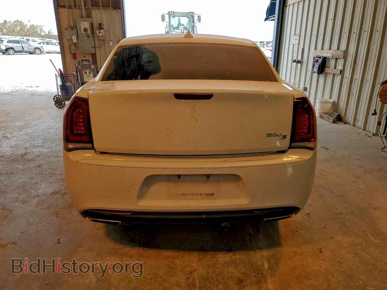 2019 CHRYSLER 300 - VIN: 2C3CCABG9KH609837 - Фото 6