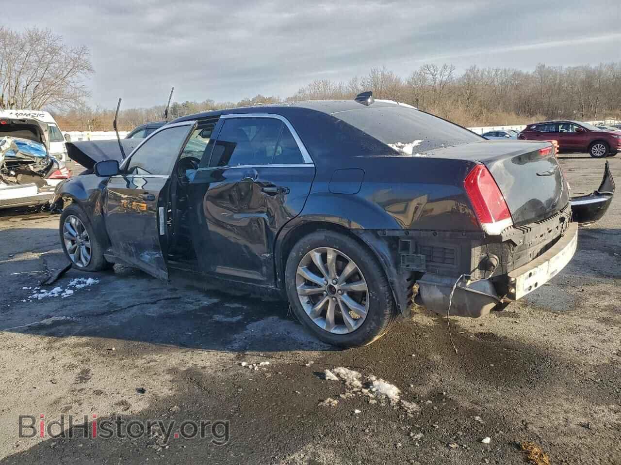 2017 CHRYSLER 300 - VIN: 2C3CCARG8HH586128 - Фото 2