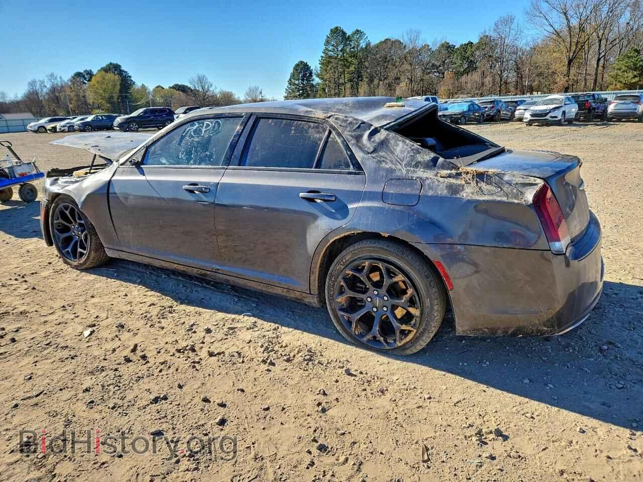 2019 CHRYSLER 300 - VIN: 2C3CCABG2KH654215 - Фото 2