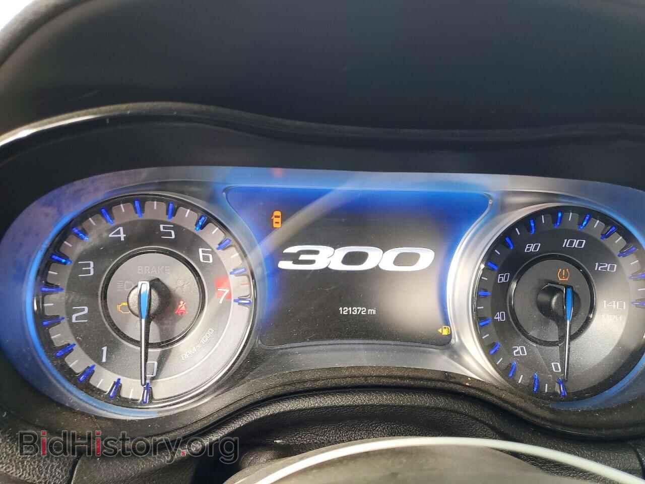 2019 CHRYSLER 300 - VIN: 2C3CCABG2KH654215 - Фото 9