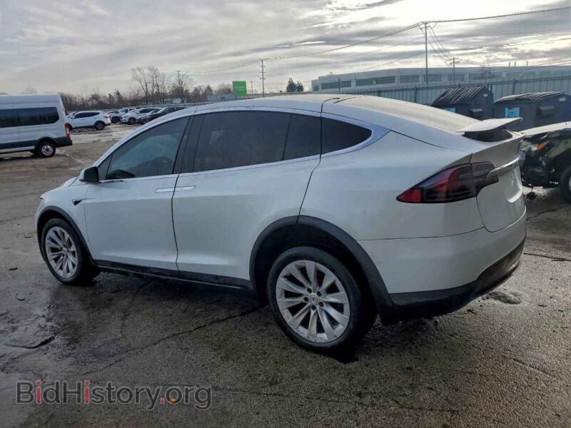 2018 Tesla MODEL X (VIN 5YJXCAE22JF141337) — photo 2 of 15