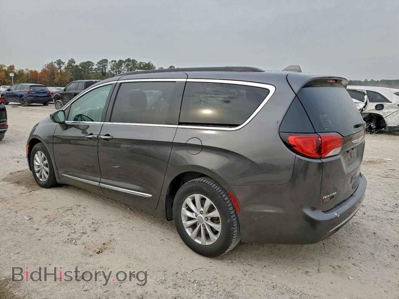 2017 CHRYSLER PACIFICA - VIN: 2C4RC1BG9HR532329 - Photo 2