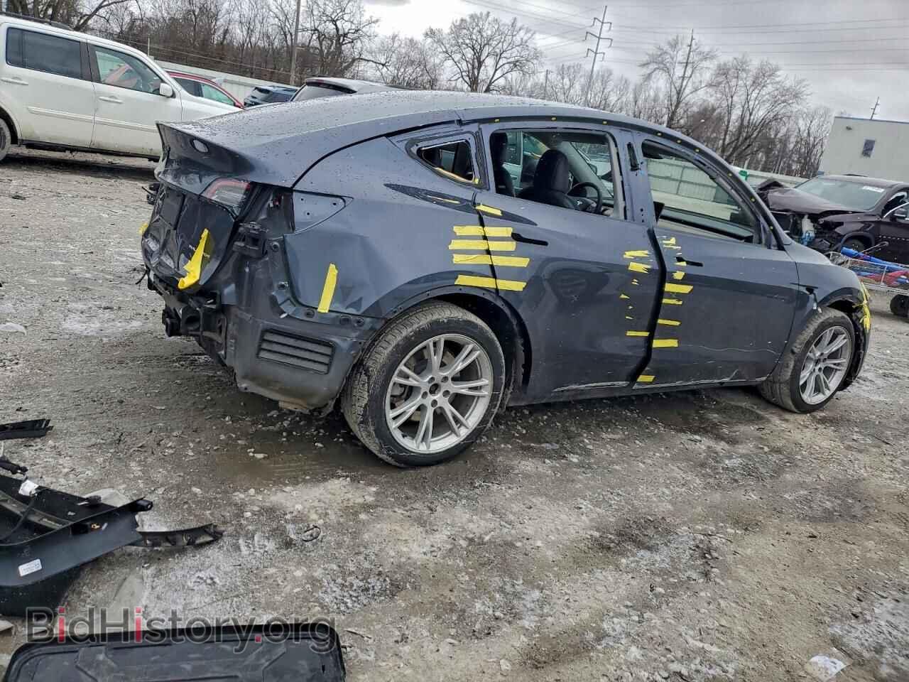 2022 TESLA MODEL Y - VIN: 7SAYGAEE2NF389907 - Фото 3
