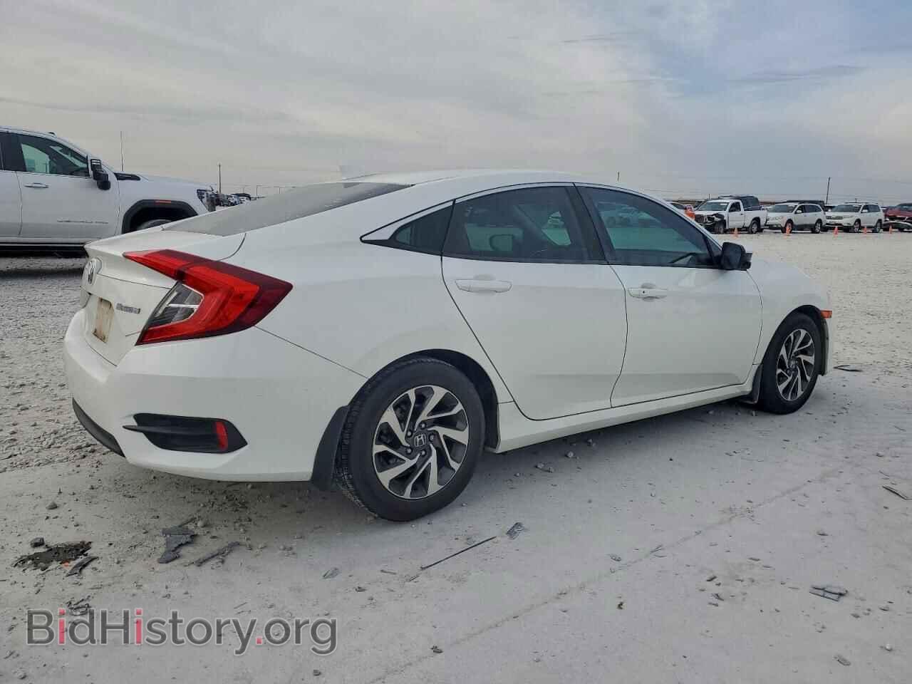 2018 HONDA CIVIC - VIN: 19XFC2F72JE008787 - Фото 3