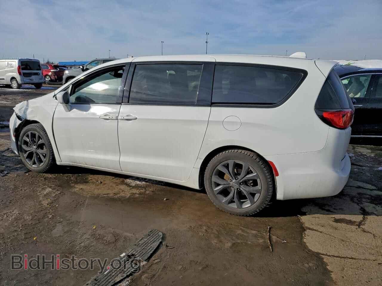 2018 CHRYSLER PACIFICA - VIN: 2C4RC1FG5JR365502 - Фото 2