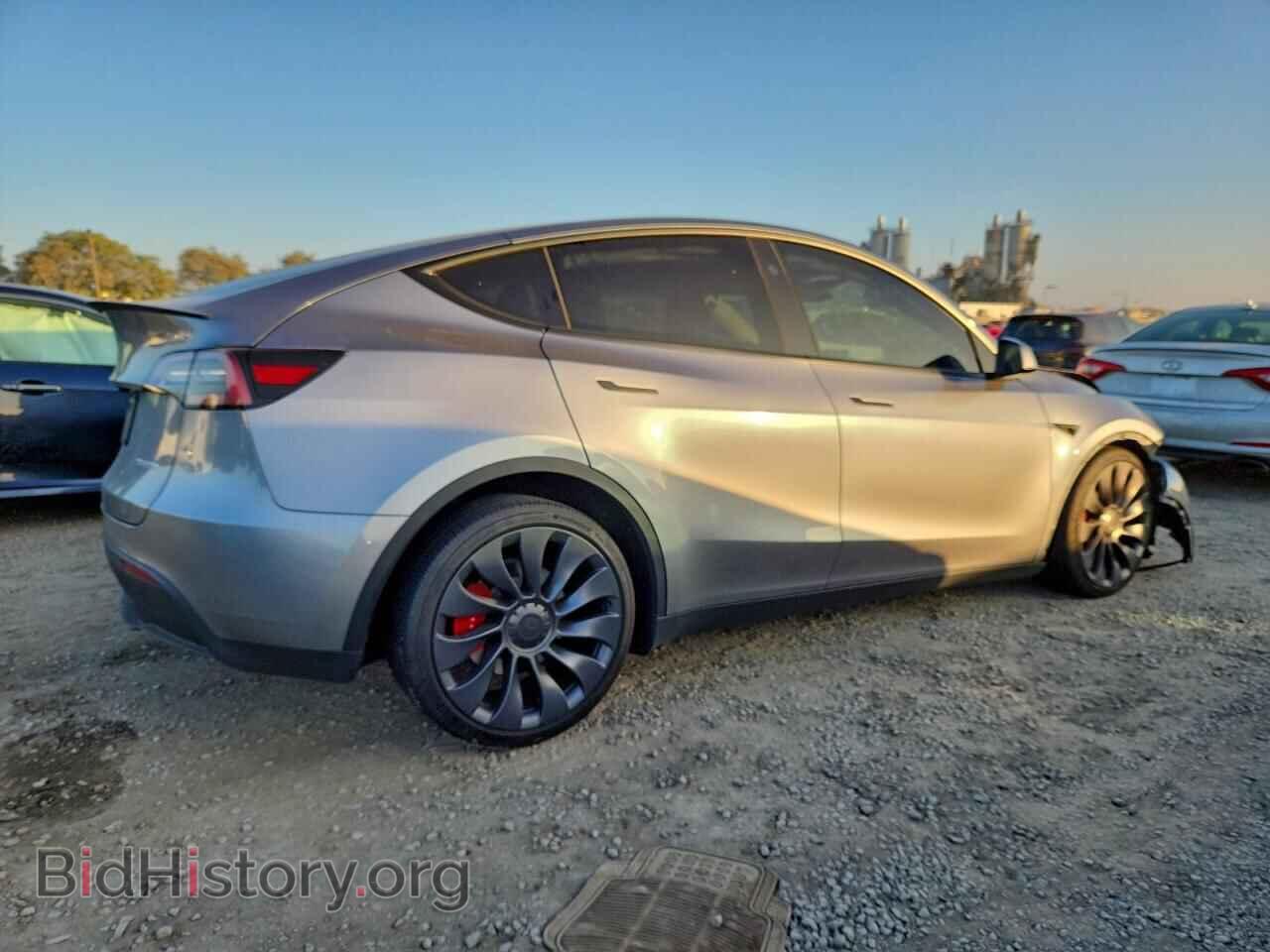 2024 TESLA MODEL Y - VIN: 7SAYGDEF0RA306200 - Фото 3