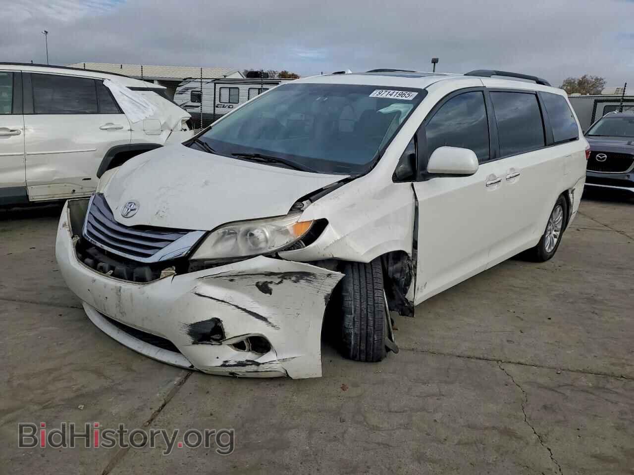 Photo 5TDYZ3DC8HS897057 - TOYOTA All Models 2017