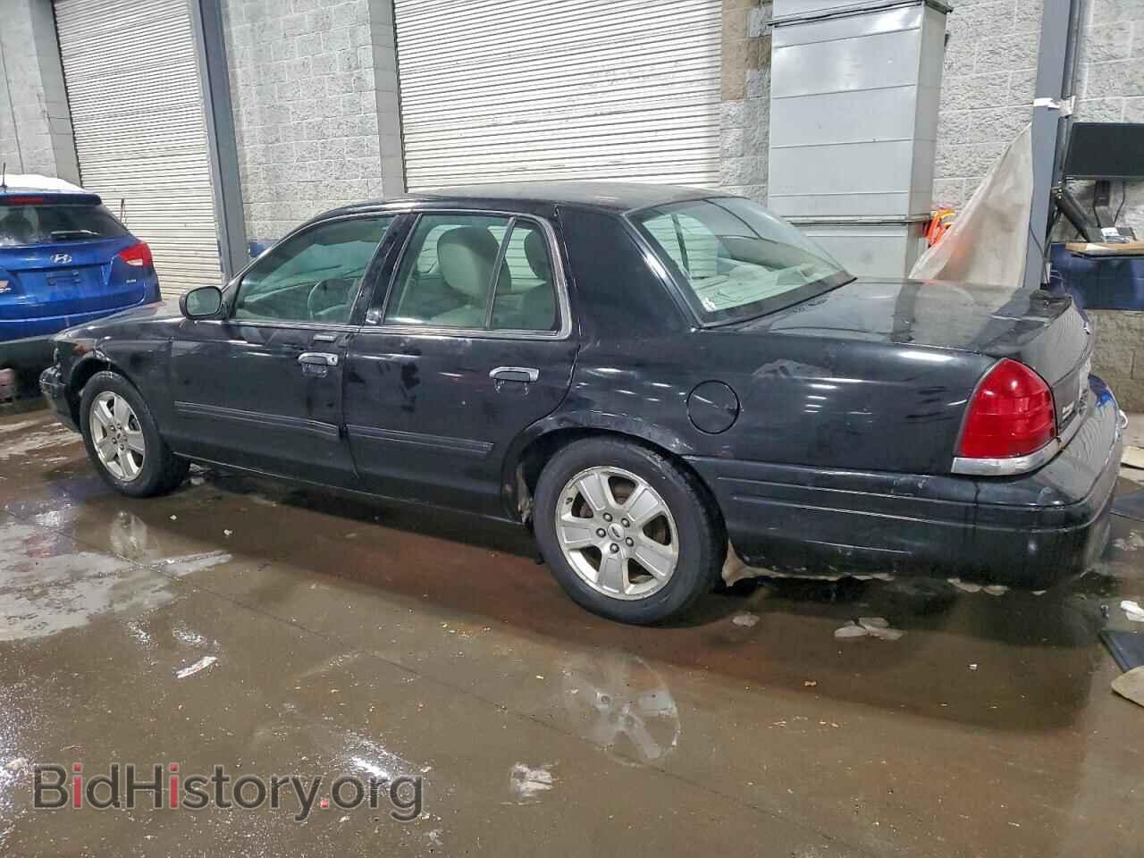 2011 FORD CROWN VIC - VIN: 2FABP7EV8BX174846 - Фото 2