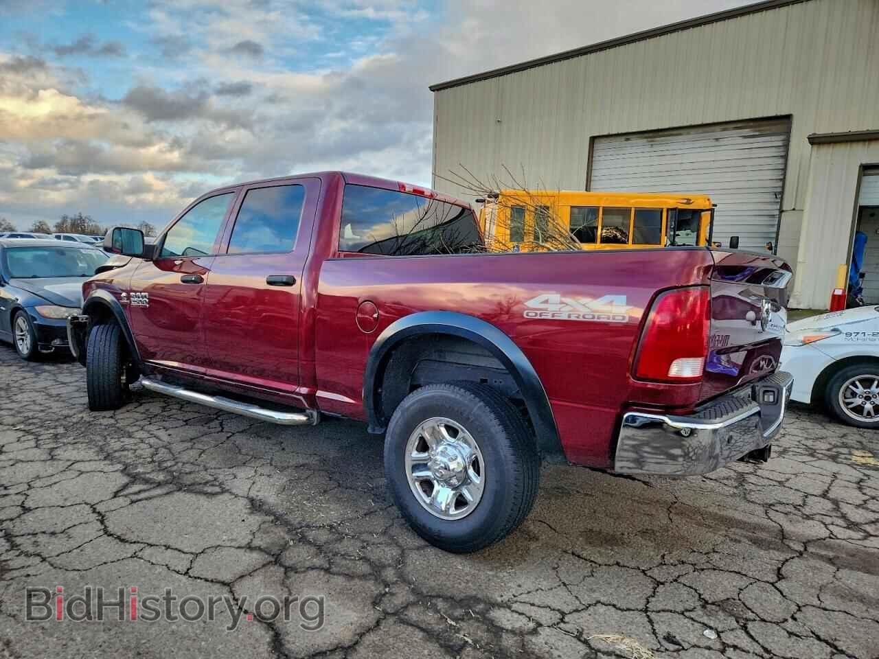 2018 RAM All Models - VIN: 3C6UR5CL4JG337544 - Photo 2