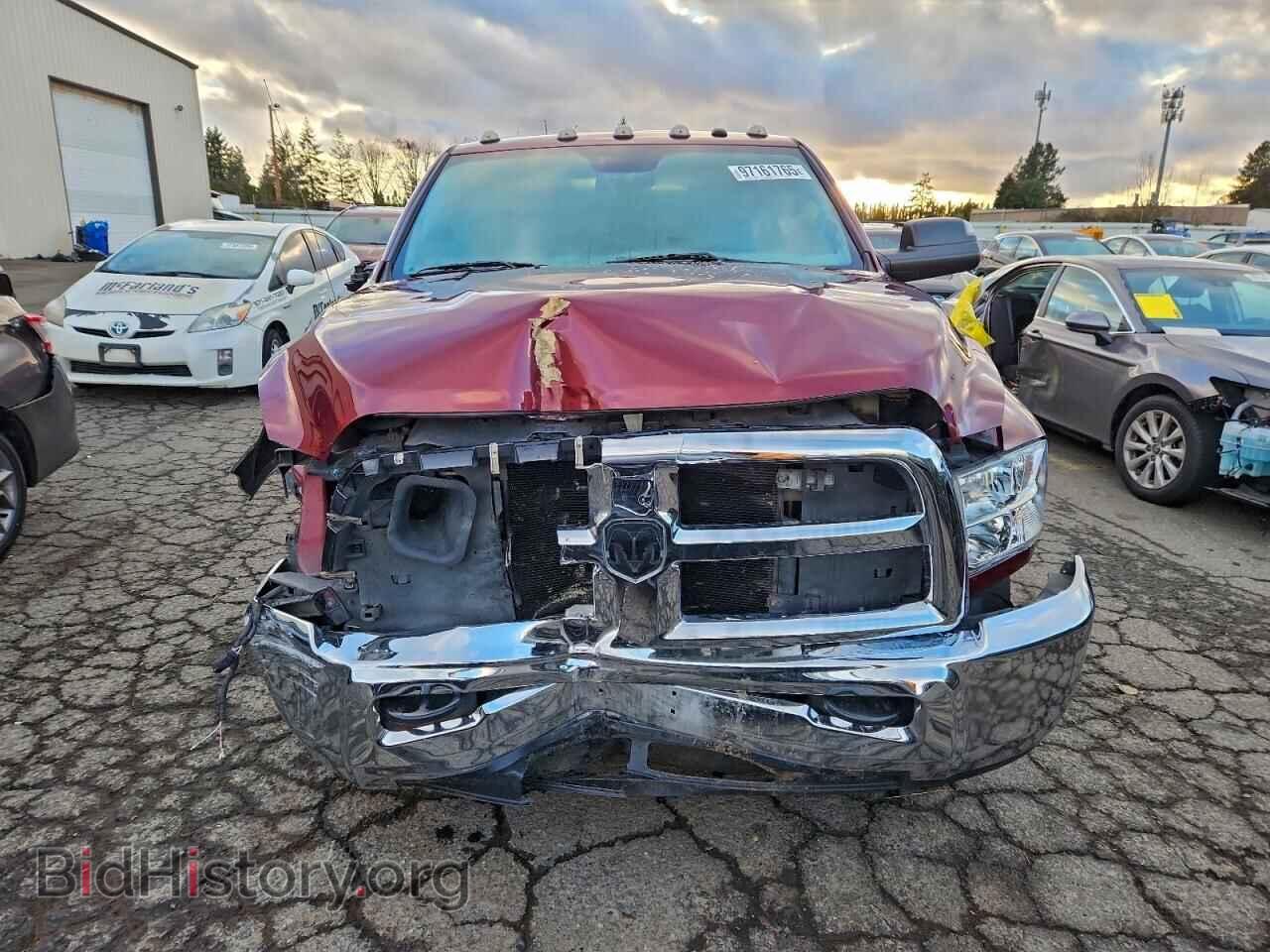 2018 RAM All Models - VIN: 3C6UR5CL4JG337544 - Photo 5