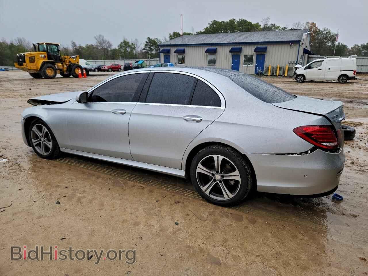 2017 MERCEDES-BENZ E-CLASS - VIN: WDDZF4KB2HA124987 - Фото 2