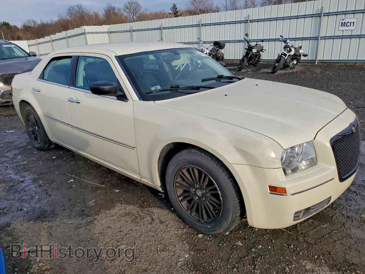 2010 CHRYSLER 300 - VIN: 2C3CA1CV9AH255772 - Фото 4
