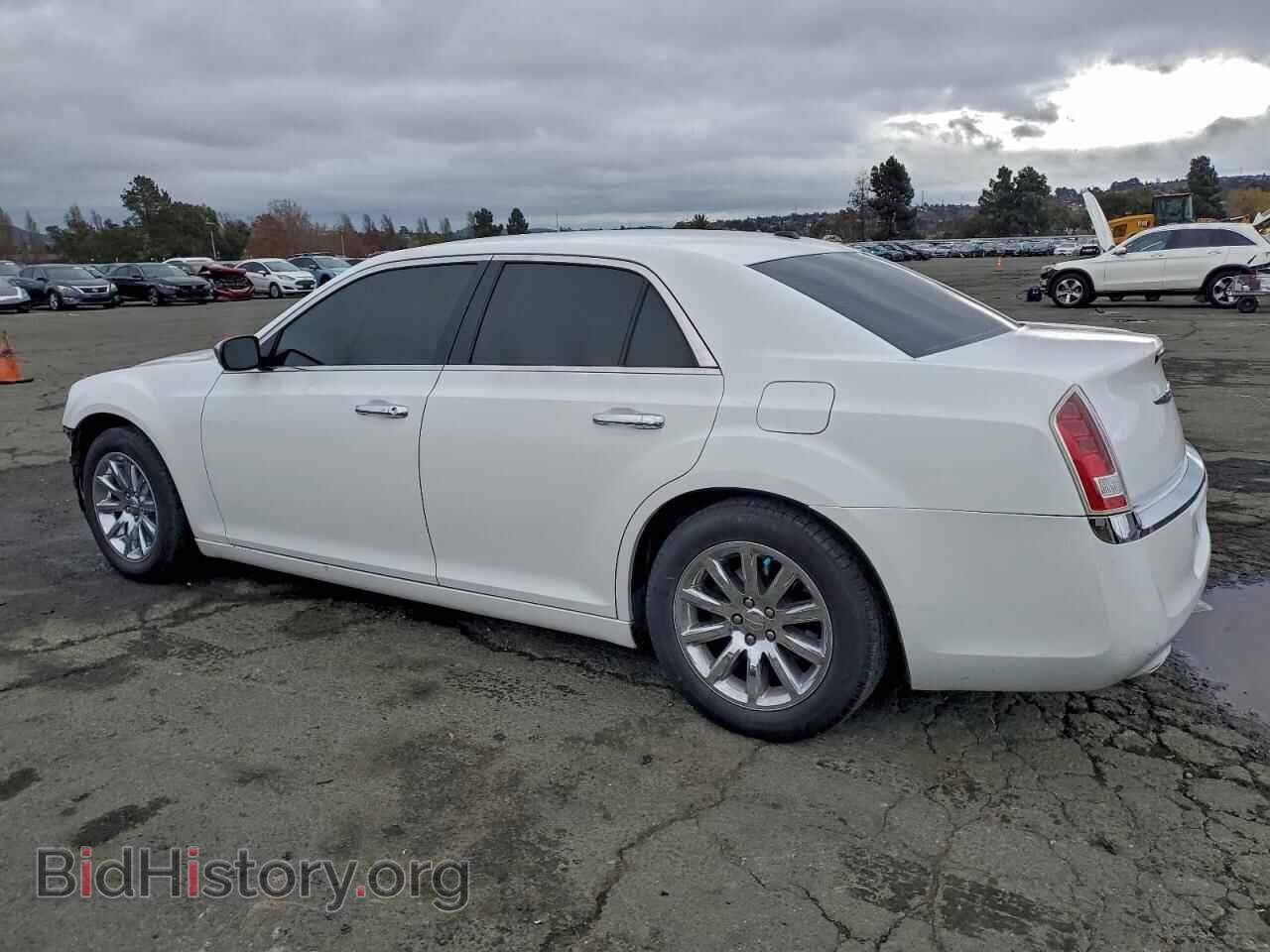 2011 CHRYSLER 300 - VIN: 2C3CA5CG1BH598439 - Фото 2