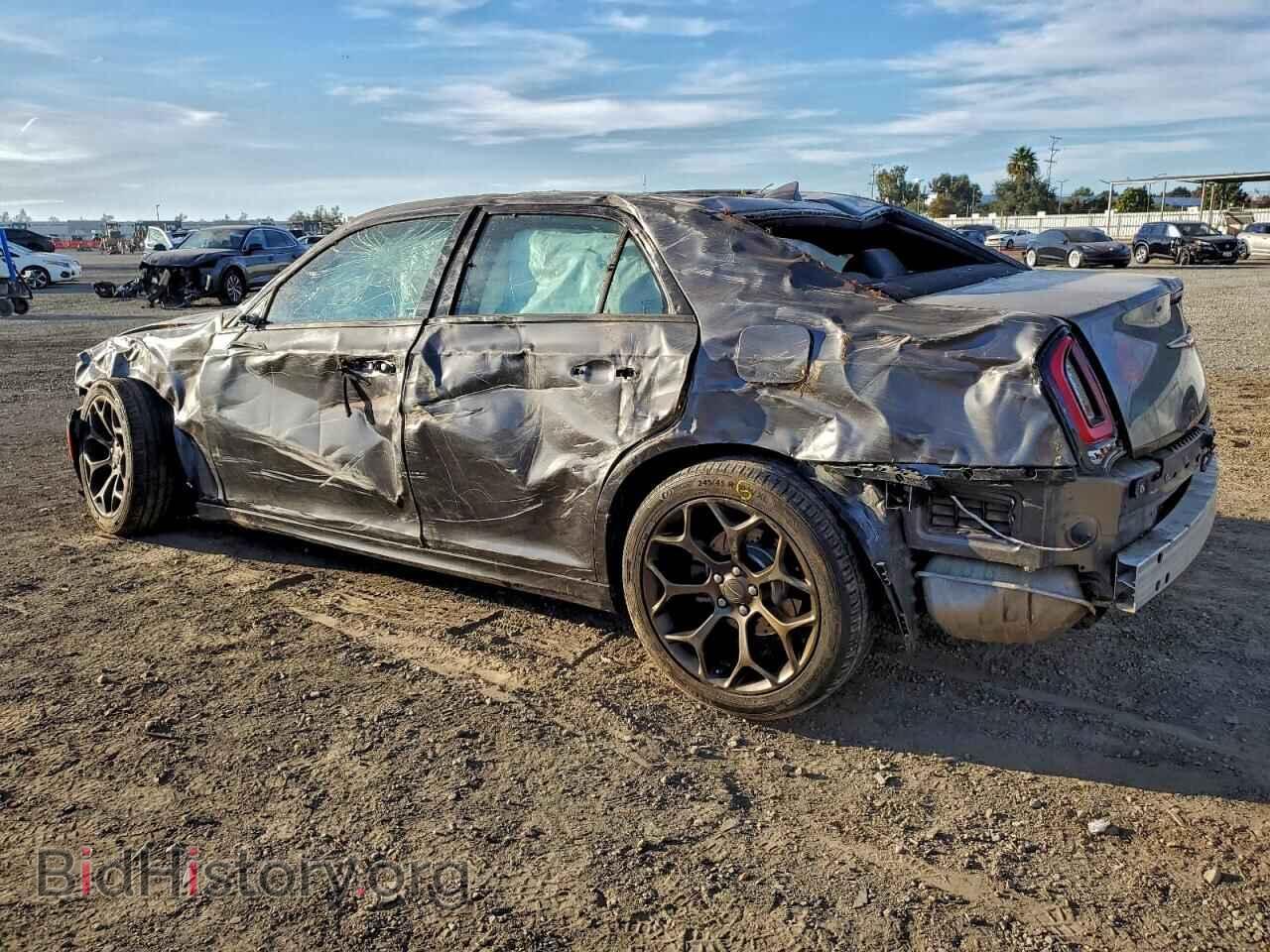 2017 CHRYSLER 300 - VIN: 2C3CCABG1HH621683 - Фото 2