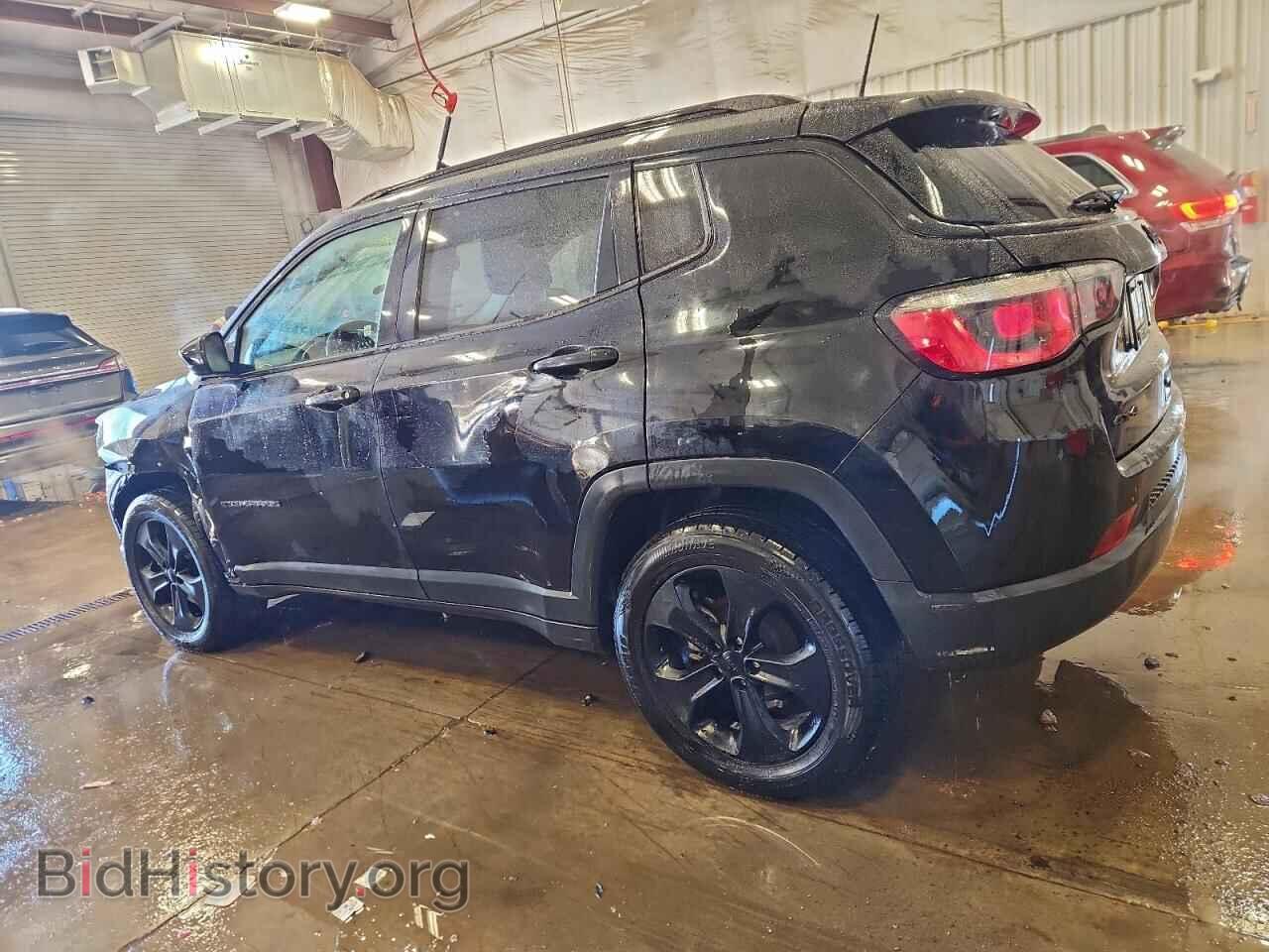 2018 JEEP COMPASS - VIN: 3C4NJDBBXJT401570 - Фото 2
