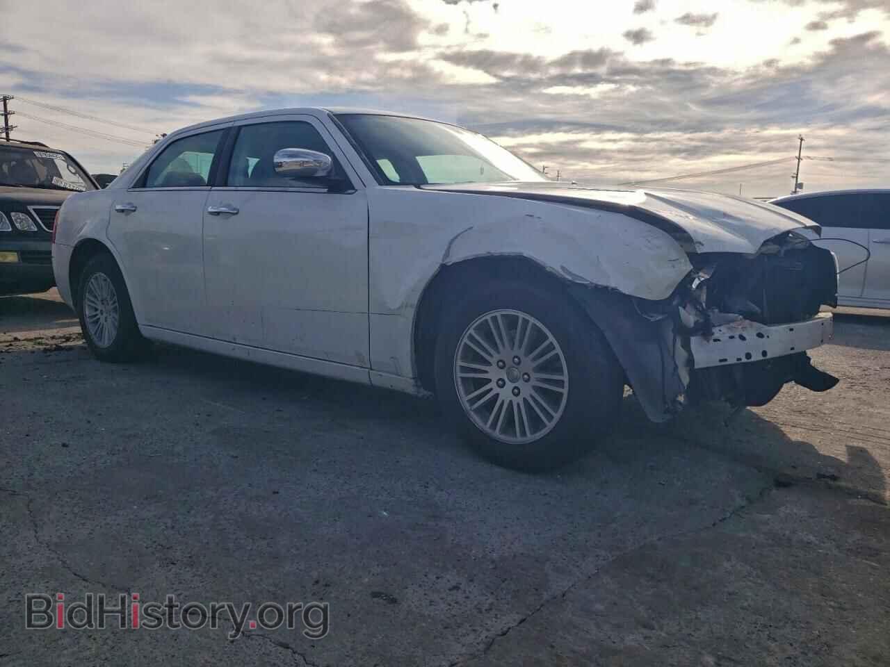 2010 CHRYSLER 300 - VIN: 2C3CA1CV7AH320439 - Фото 4