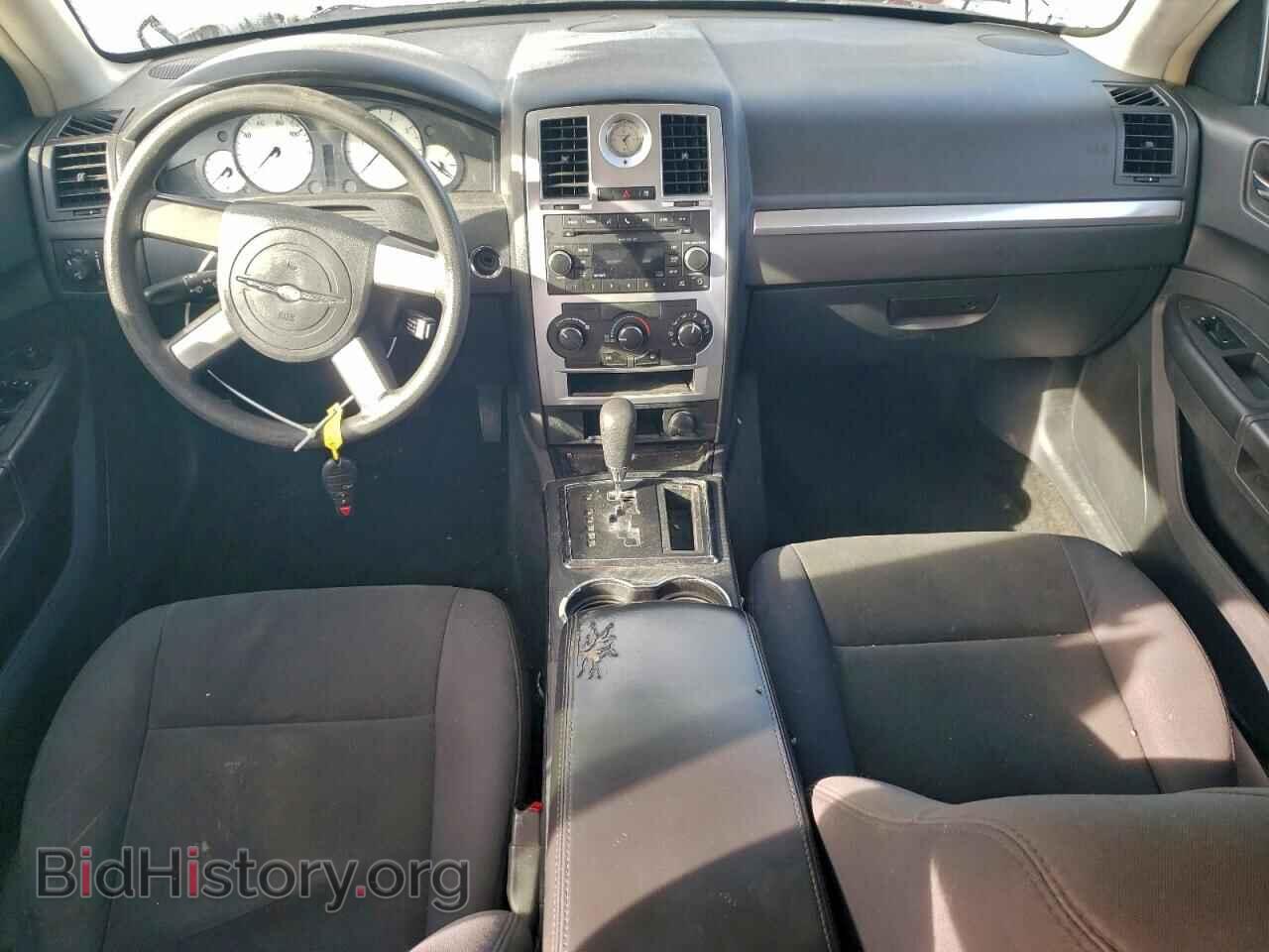2010 CHRYSLER 300 - VIN: 2C3CA1CV7AH320439 - Фото 8