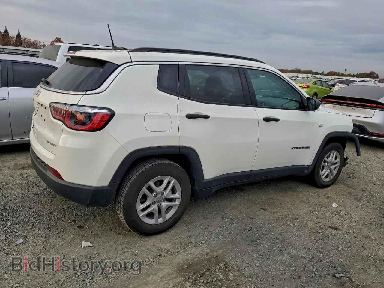 2019 JEEP COMPASS - VIN: 3C4NJCAB2KT761669 - Фото 3