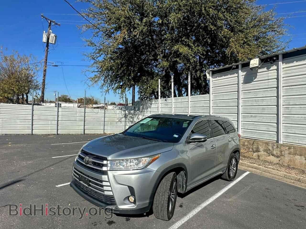 2018 TOYOTA HIGHLANDER - VIN: 5TDKZRFH6JS283003 - Фото 2
