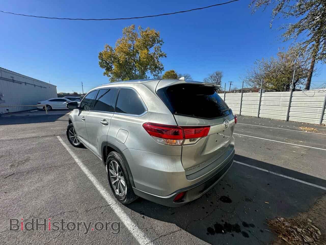 2018 TOYOTA HIGHLANDER - VIN: 5TDKZRFH6JS283003 - Фото 3