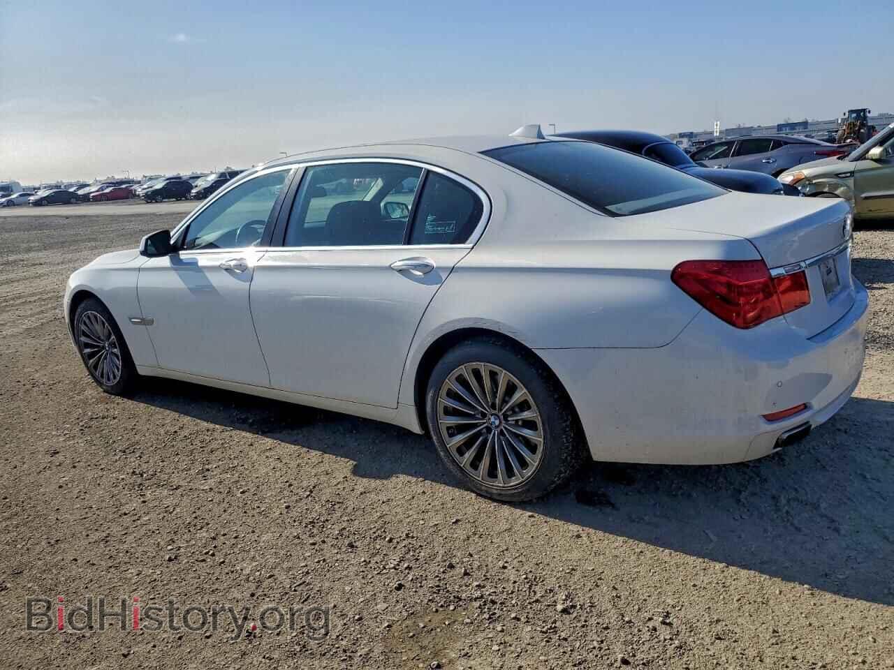2011 BMW 7 SERIES - VIN: WBAKB4C54BC573810 - Фото 2