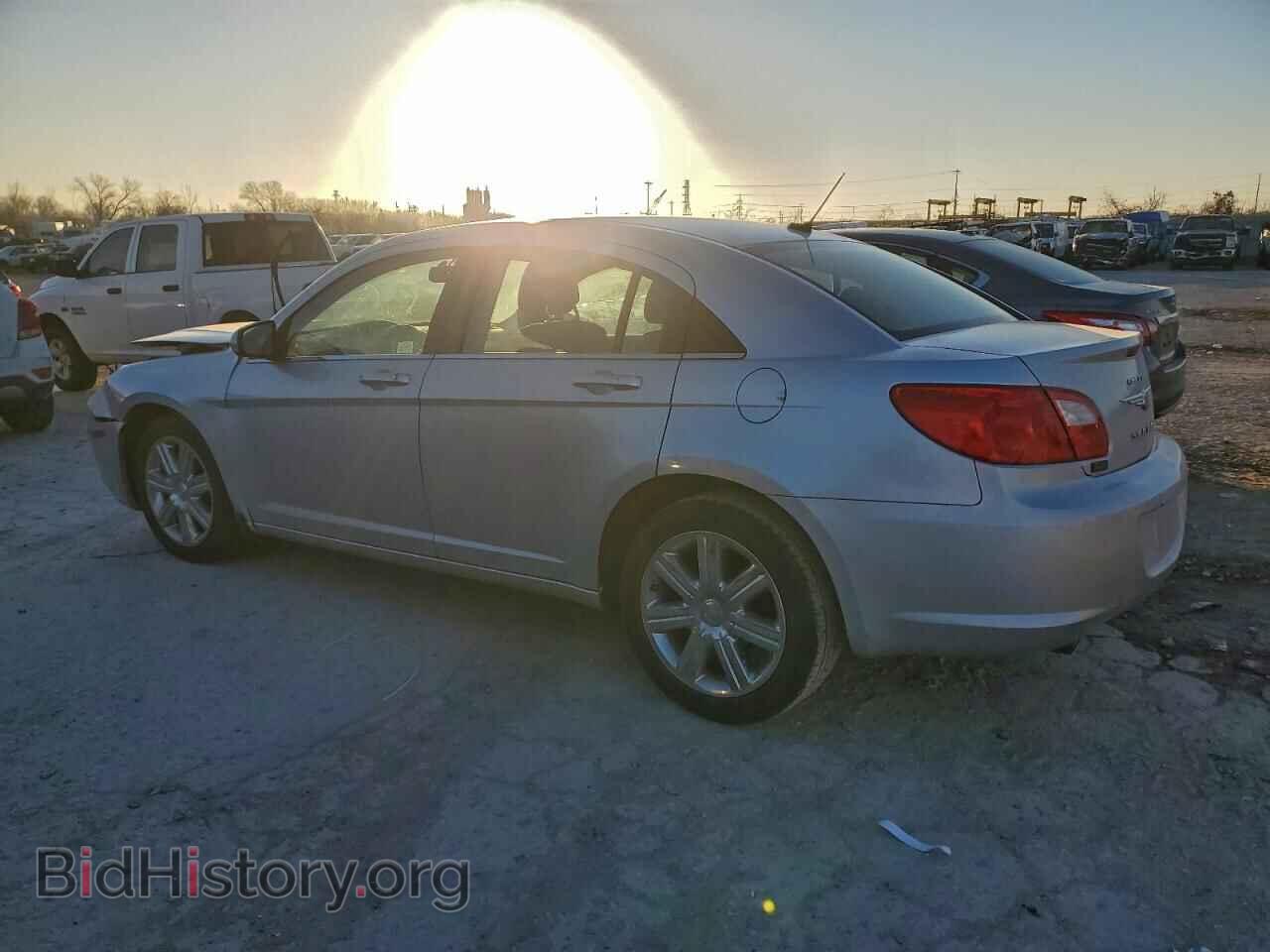 2010 CHRYSLER SEBRING - VIN: 1C3CC5FV4AN160816 - Фото 2