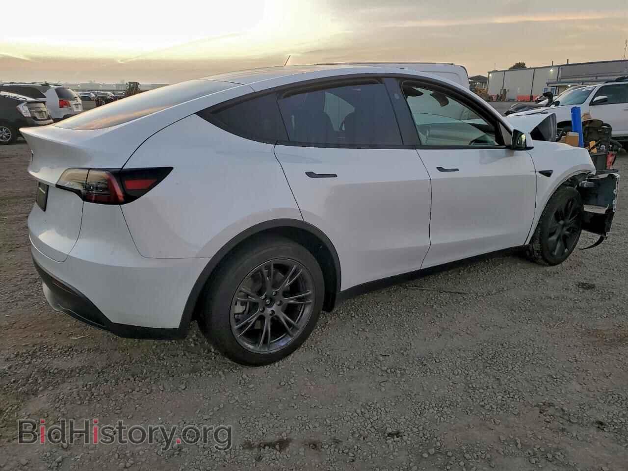 2024 TESLA MODEL Y - VIN: 7SAYGDED8RF117778 - Фото 3