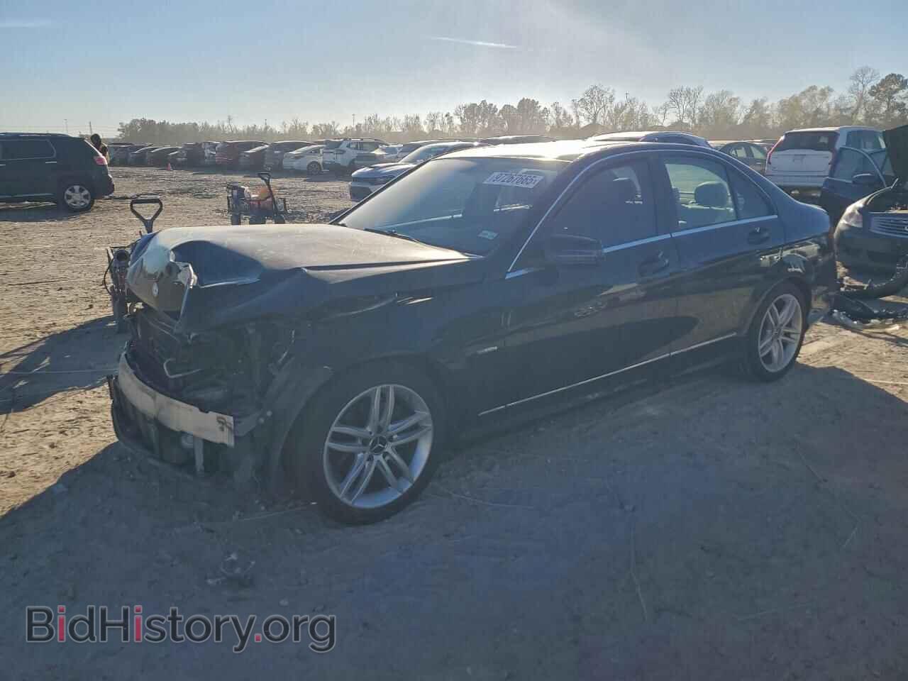 Photo WDDGF4HB8CR215111 - MERCEDES-BENZ C-CLASS 2012