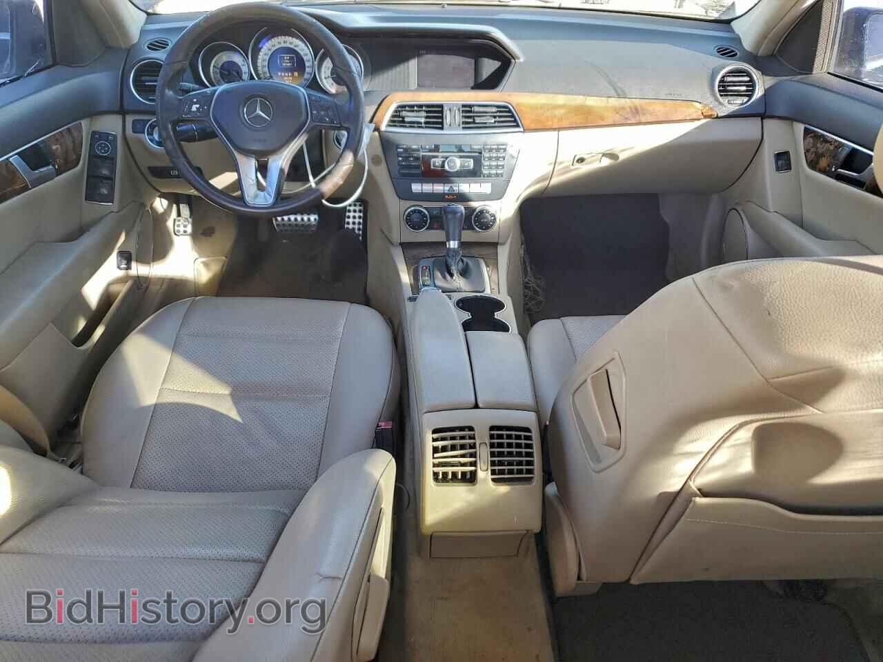 2012 MERCEDES-BENZ C-CLASS - VIN: WDDGF4HB8CR215111 - Фото 8