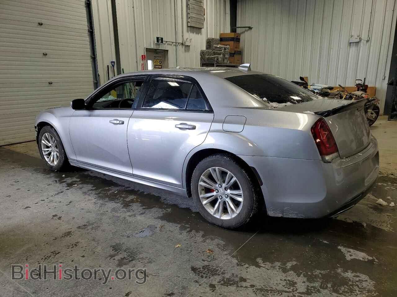 2018 CHRYSLER 300 - VIN: 2C3CCABG1JH239790 - Photo 2