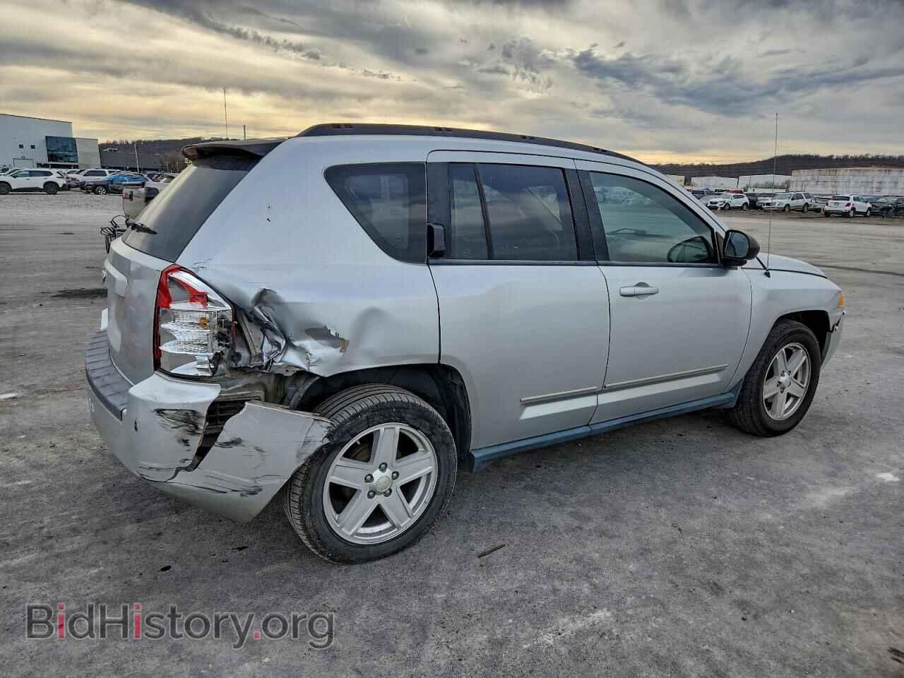 2010 JEEP COMPASS - VIN: 1J4NT4FB6AD554211 - Фото 3