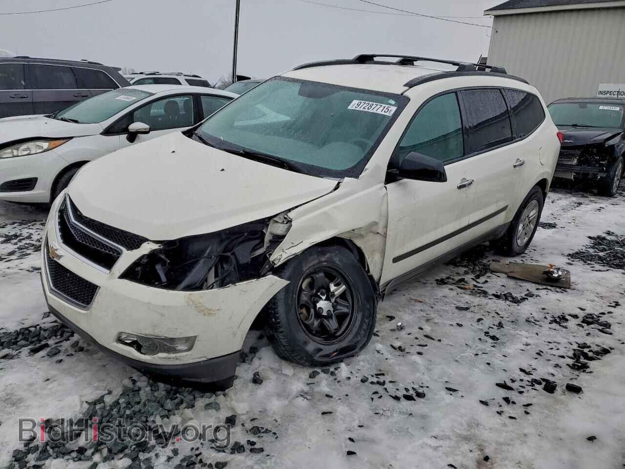 Photo 1GNKRFED9CJ243065 - CHEVROLET TRAVERSE 2012