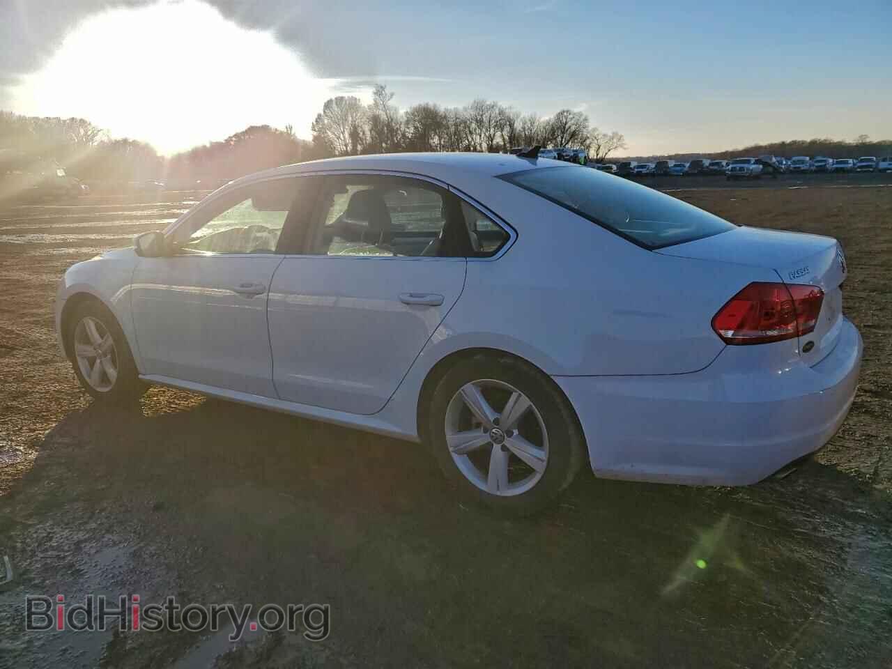 2013 VOLKSWAGEN PASSAT - VIN: 1VWBP7A33DC061771 - Фото 2
