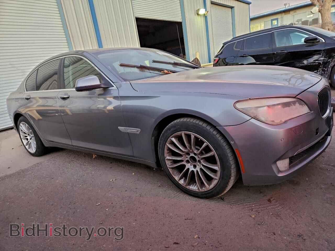 2012 BMW 7 SERIES - VIN: WBAKA8C59CDX01464 - Photo 4