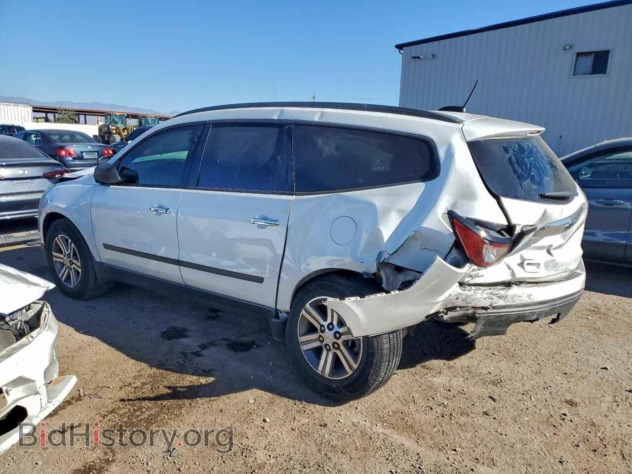 2017 CHEVROLET TRAVERSE - VIN: 1GNKRFKD5HJ314273 - Фото 2
