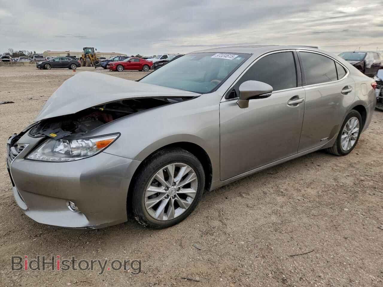 Фотография JTHBW1GG4F2089972 - LEXUS ES300 2015