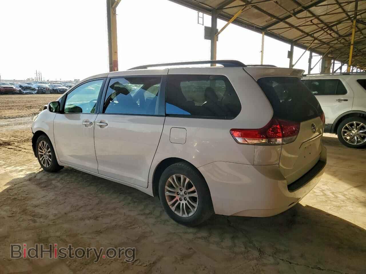 2011 TOYOTA All Models - VIN: 5TDYK3DC2BS044908 - Photo 2