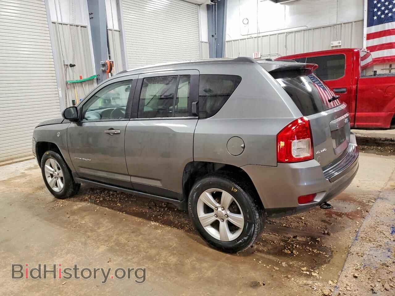 2012 JEEP COMPASS - VIN: 1C4NJDEB7CD603318 - Photo 2