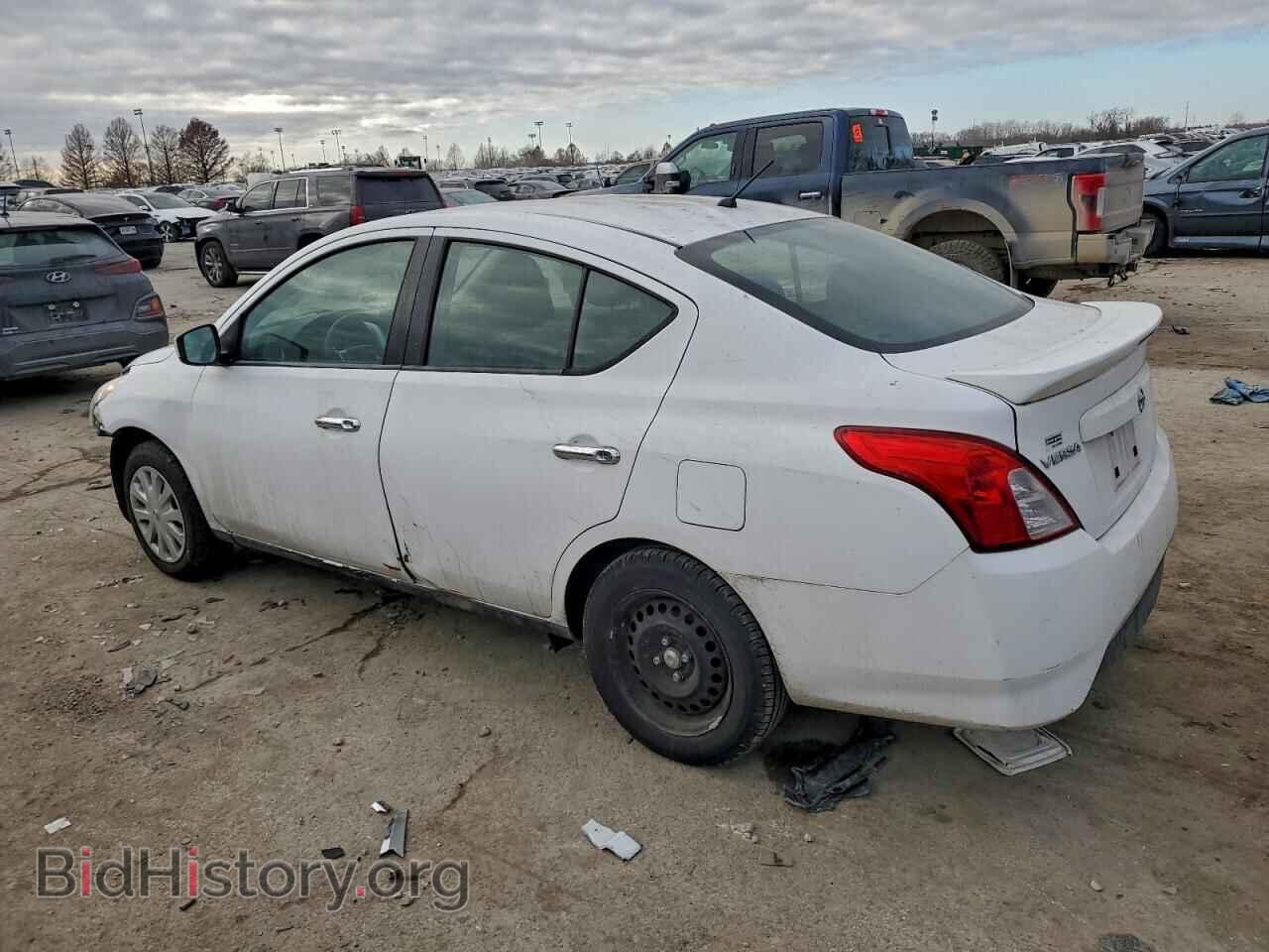 2019 NISSAN VERSA - VIN: 3N1CN7AP8KL857792 - Фото 2