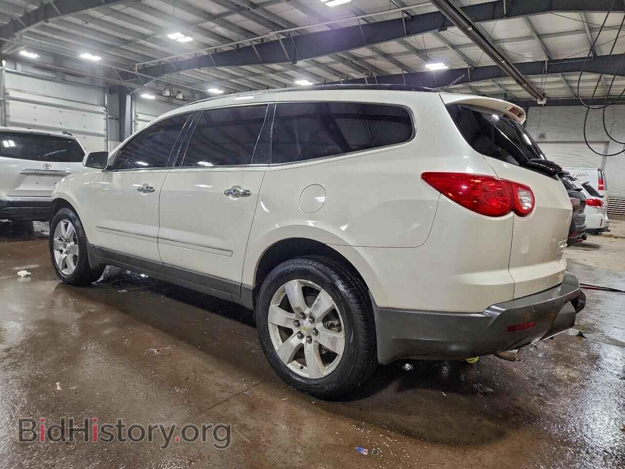 2012 CHEVROLET TRAVERSE - VIN: 1GNKVLED7CJ316668 - Фото 2