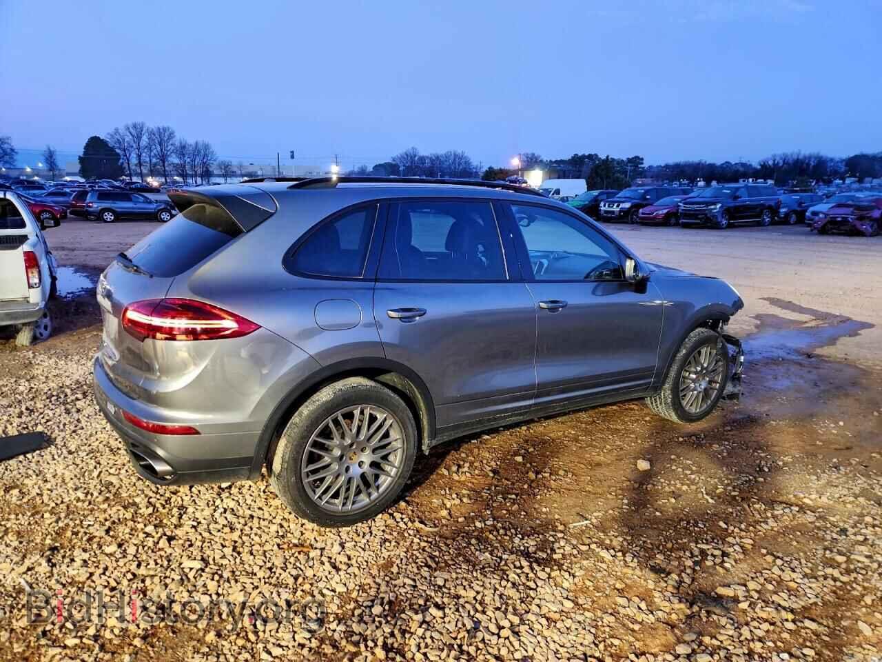 2017 PORSCHE CAYENNE - VIN: WP1AA2A25HKA89608 - Photo 3