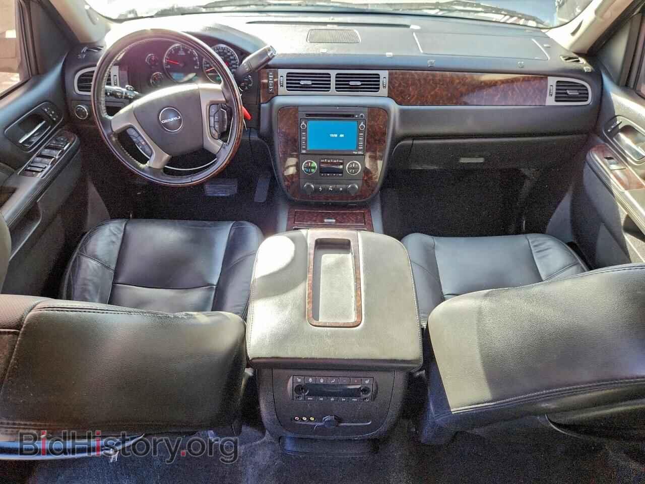 2011 GMC YUKON - VIN: 1GKS2EEF0BR352043 - Photo 8