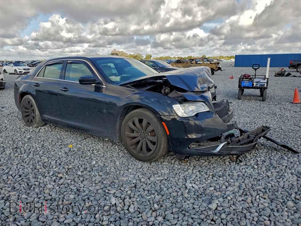 2018 CHRYSLER 300 - VIN: 2C3CCAAG3JH216612 - Фото 4