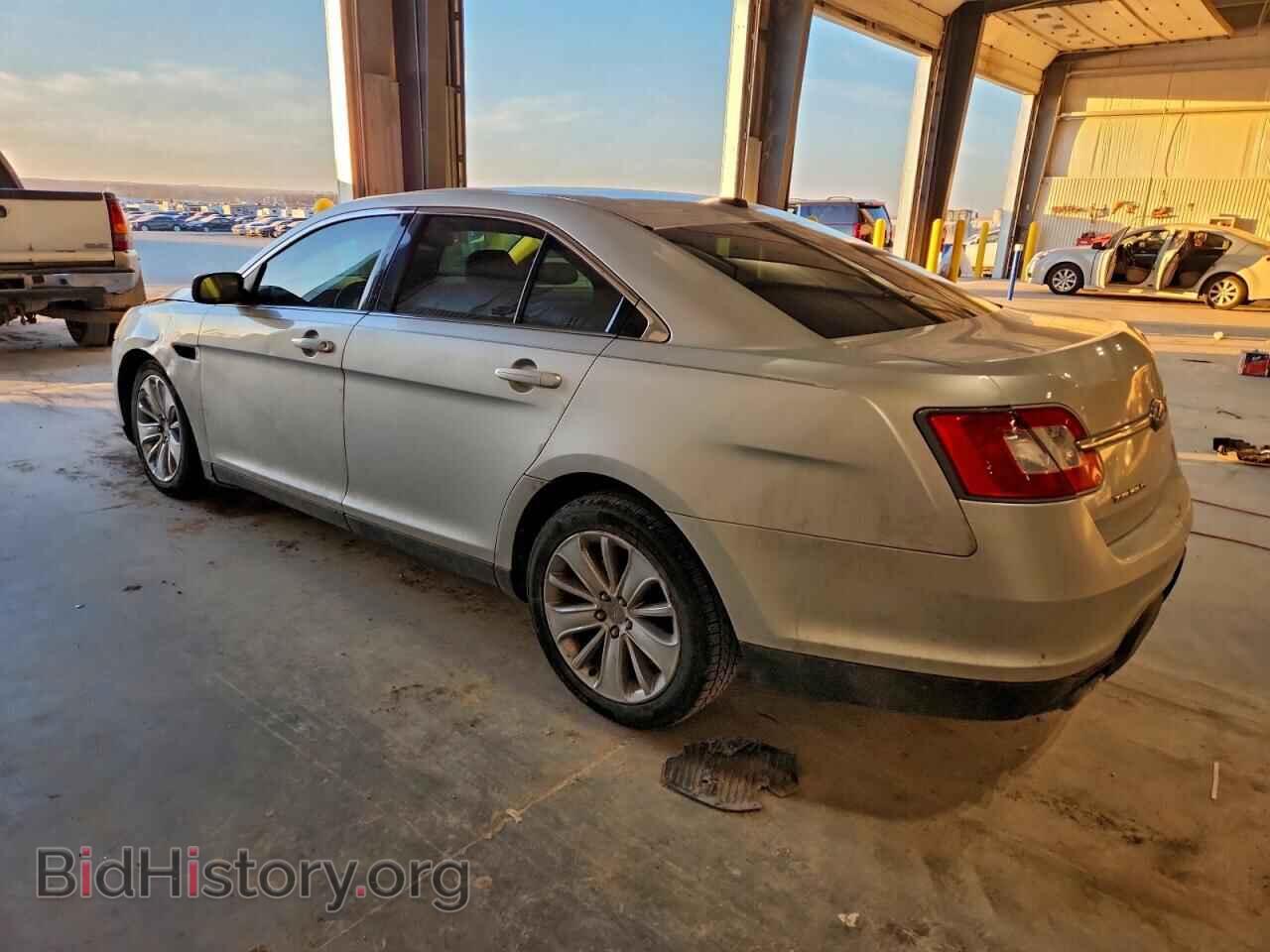 2010 FORD TAURUS - VIN: 1FAHP2FW8AG123551 - Фото 2