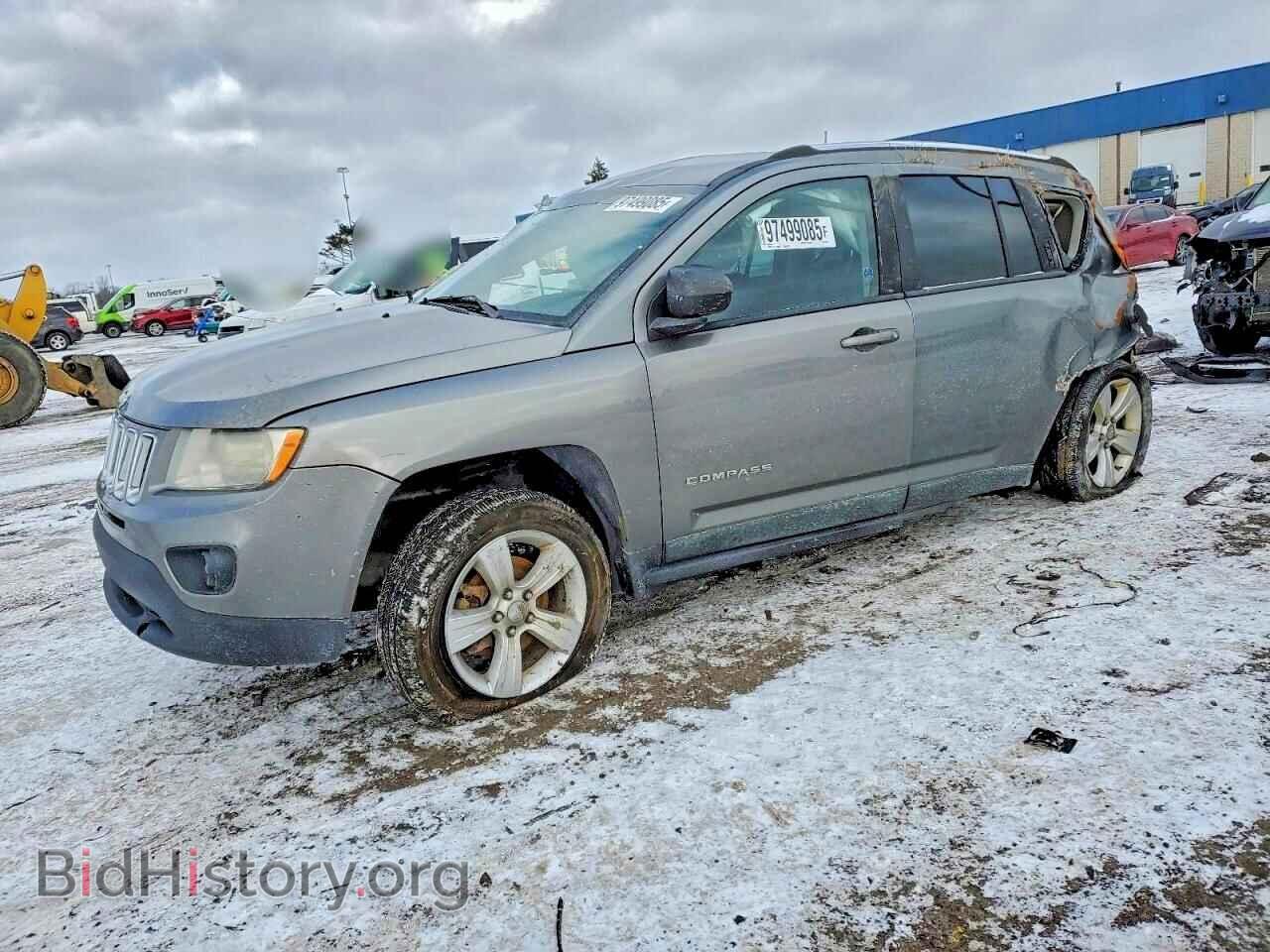 Photo 1J4NF1FB2BD257962 - JEEP COMPASS 2011