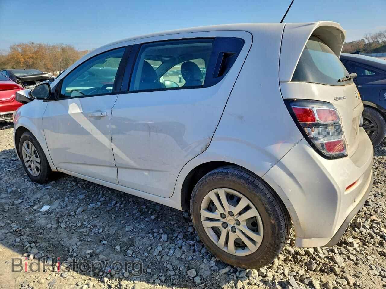 2017 CHEVROLET SONIC - VIN: 1G1JG6SH4H4167710 - Фото 2