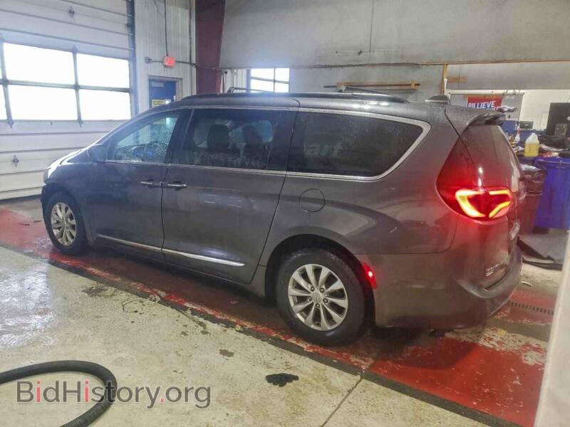 2017 Chrysler PACIFICA (VIN 2C4RC1BG1HR590824) — photo 2 of 14