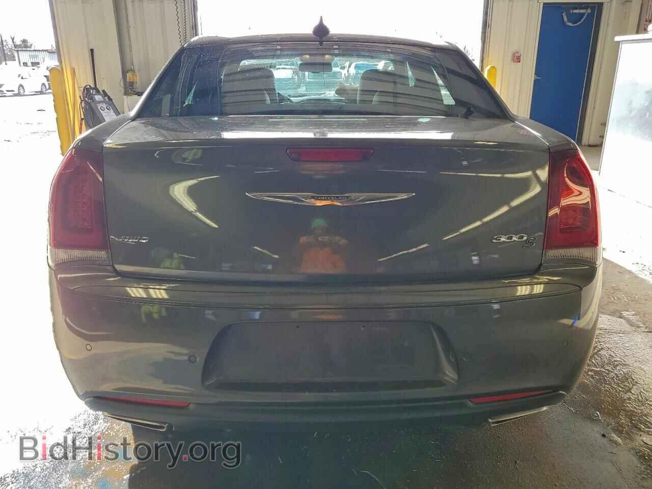 2018 CHRYSLER 300 - VIN: 2C3CCAGG9JH300070 - Фото 6