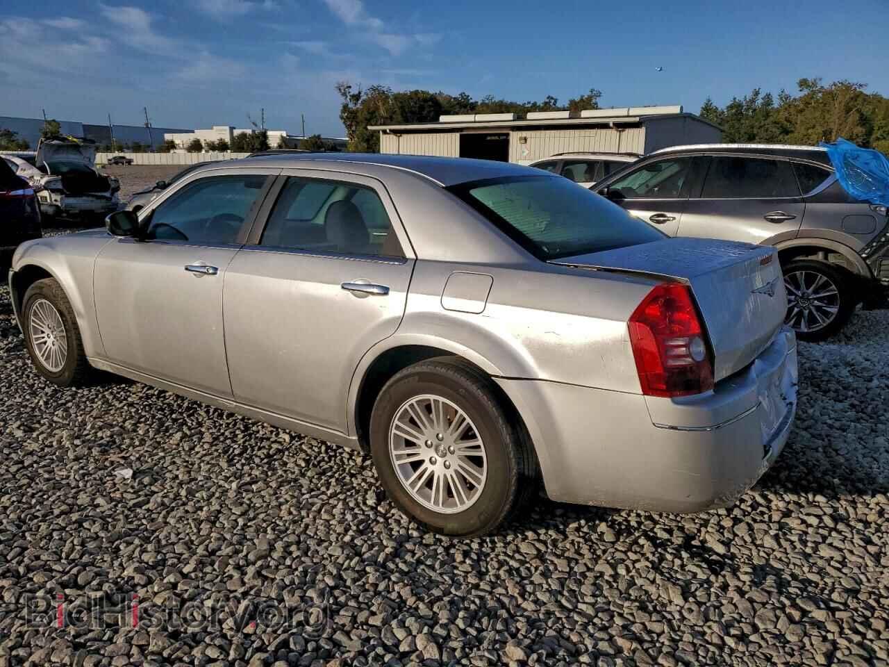 2010 CHRYSLER 300 - VIN: 2C3CA4CD4AH105304 - Фото 2