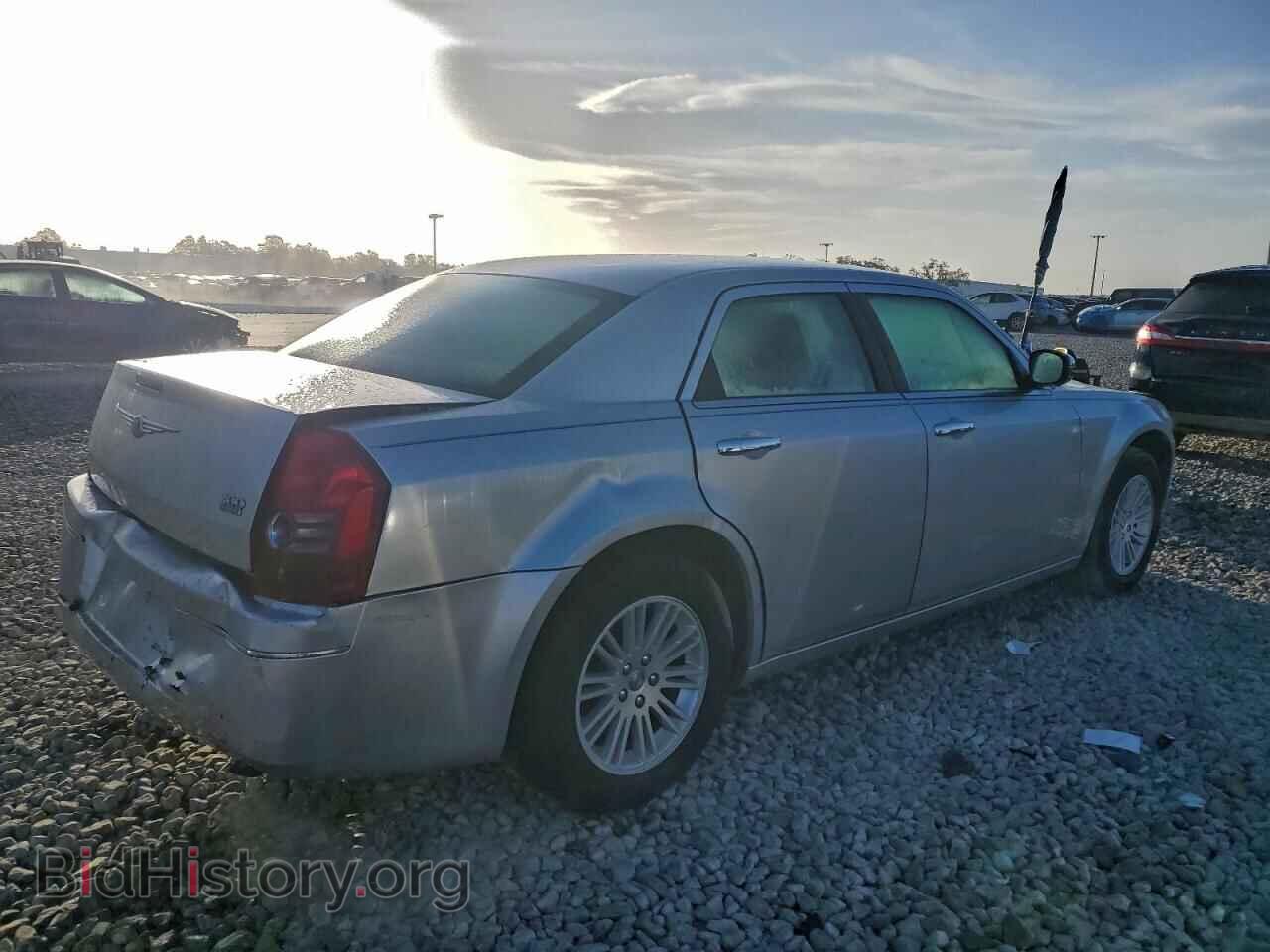 2010 CHRYSLER 300 - VIN: 2C3CA4CD4AH105304 - Фото 3